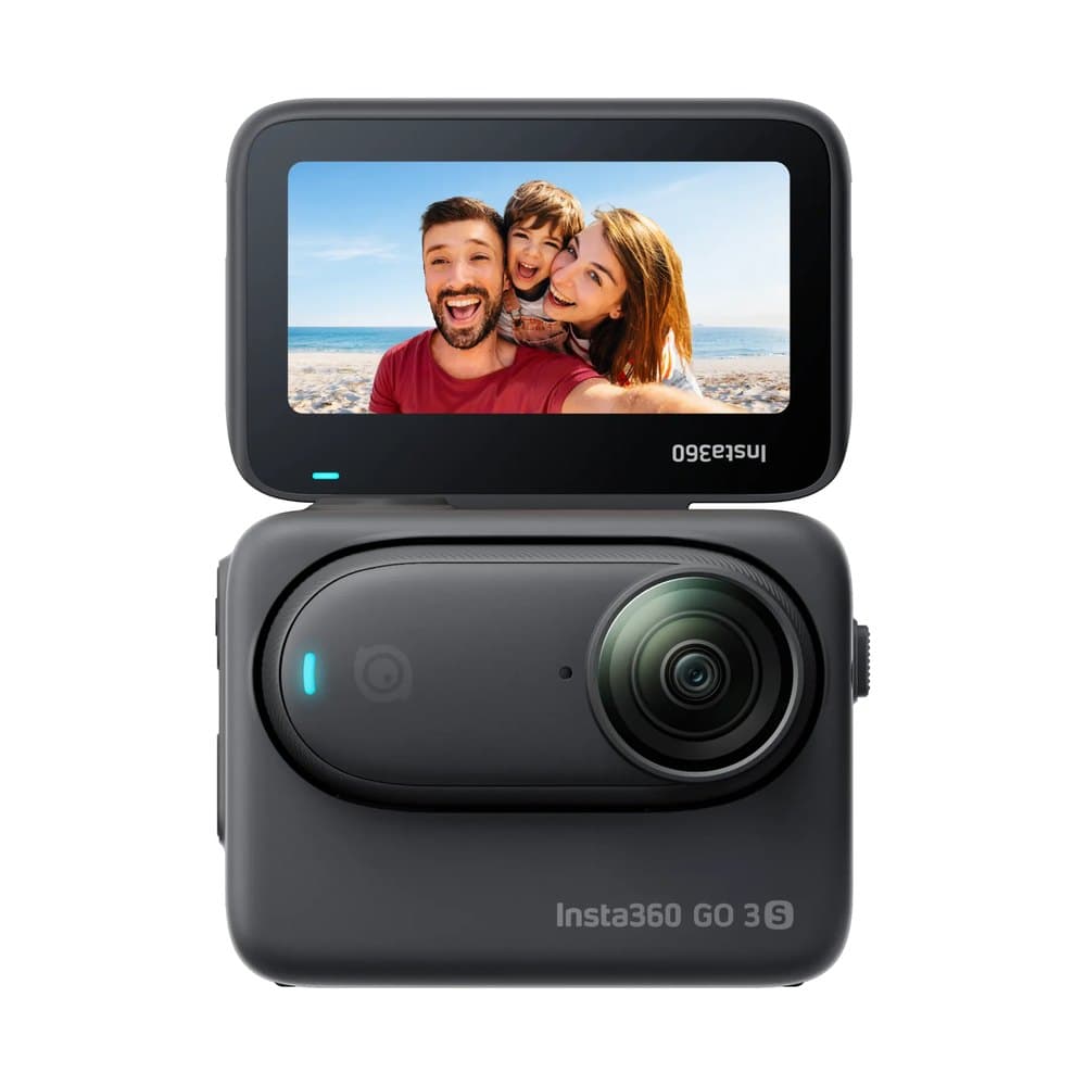 กล้องจิ๋ว Insta360 GO 3S เสียบอยู่ใน Action Pod ที่เปิดจอขึ้น